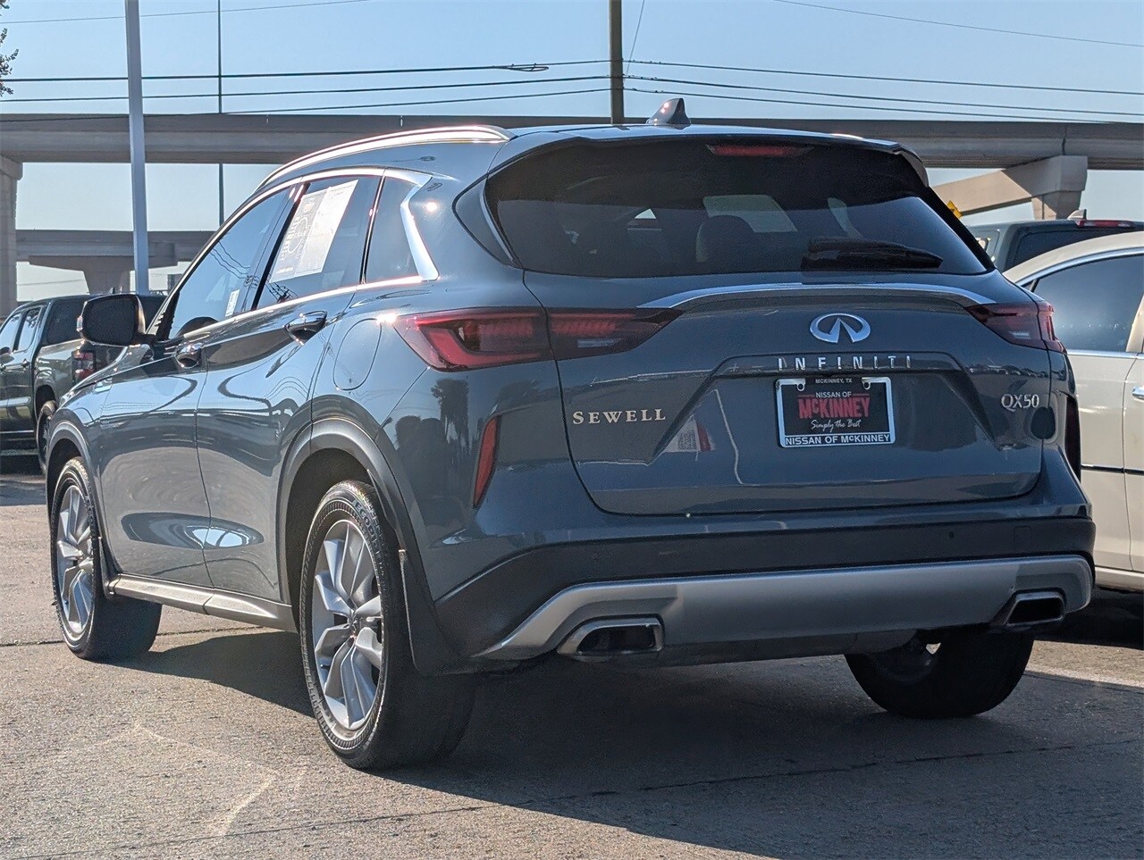 2022 Infiniti QX50 Essential photo 4