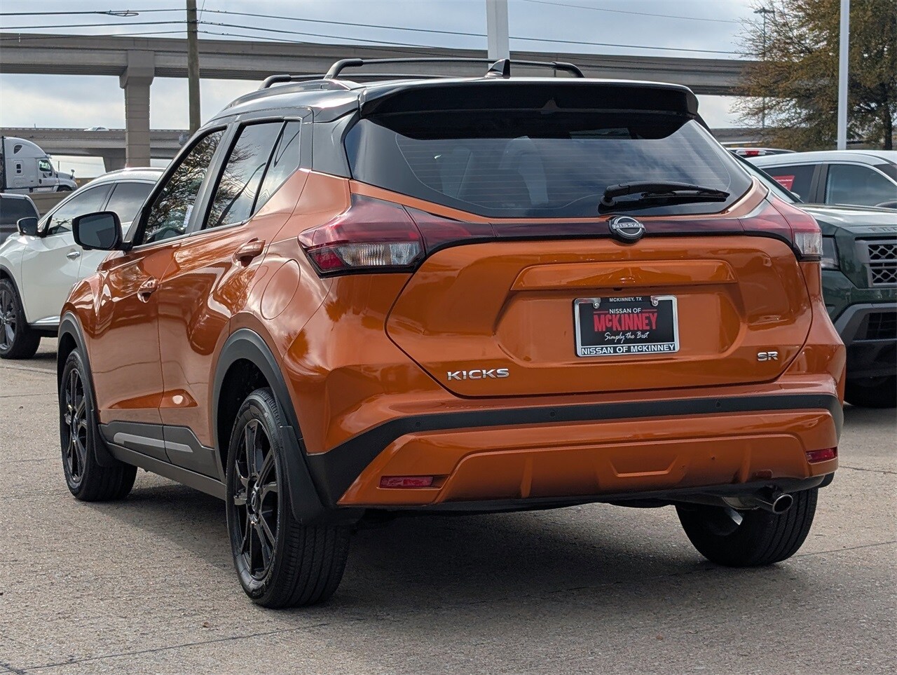 2024 Nissan Kicks SR photo 4