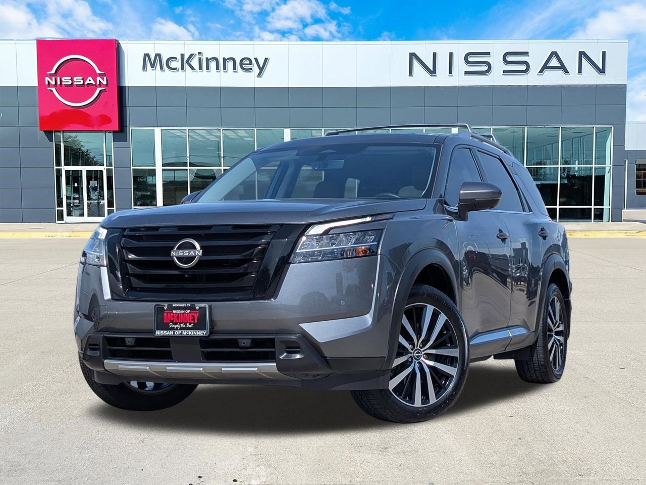 2024 Nissan Pathfinder Platinum 2WD's photo
