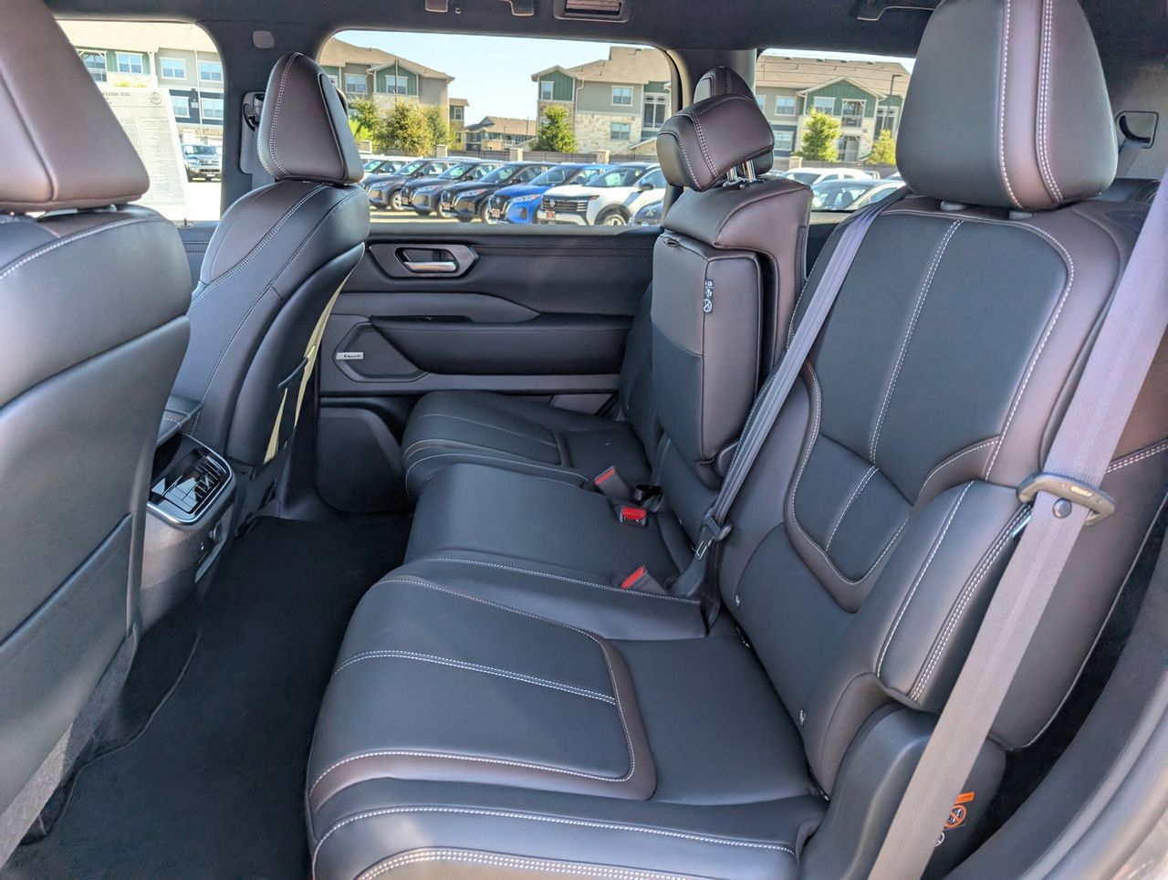 2026 Nissan Armada SL - Photo 18