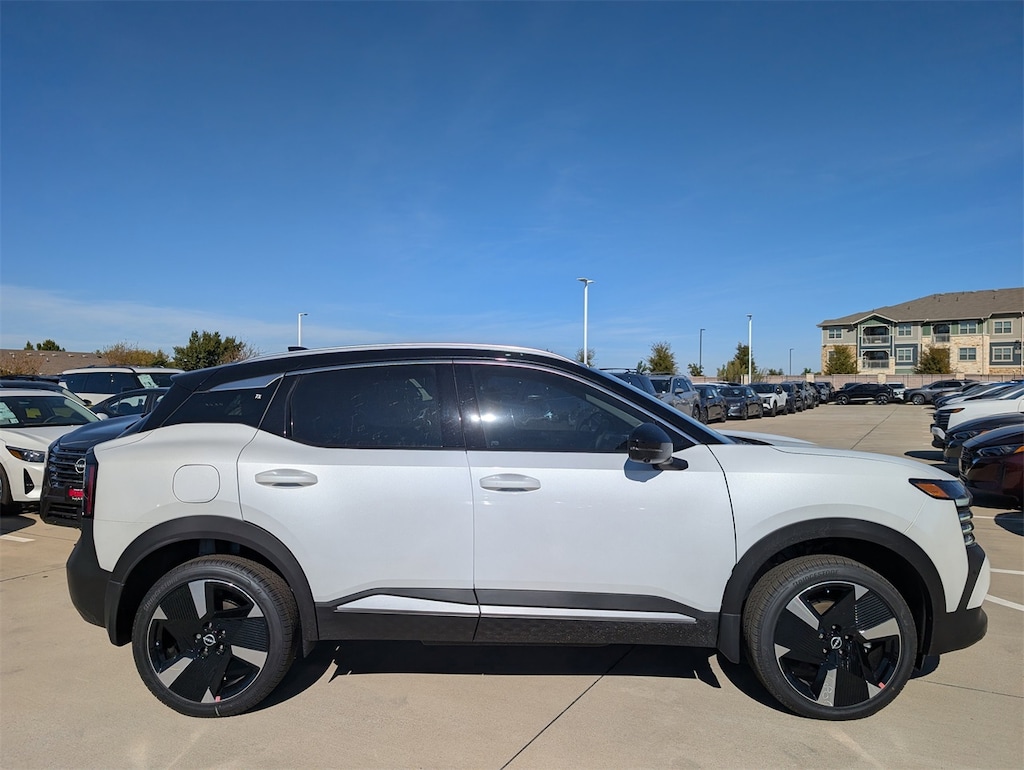 New 2026 Nissan Kicks SR SUV