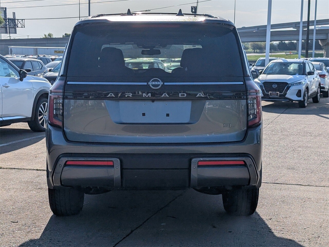 2025 Nissan Armada SL photo 4