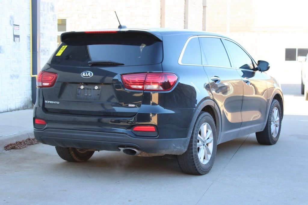Used 2019 Kia Sorento L w/3rdrowseating SUV