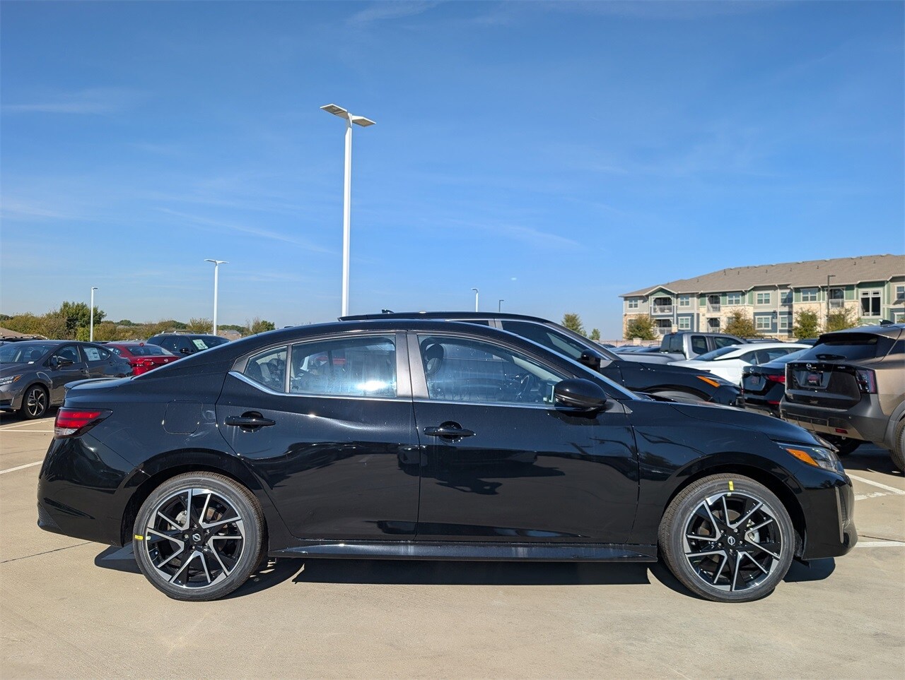 2025 Nissan Sentra SR photo 3