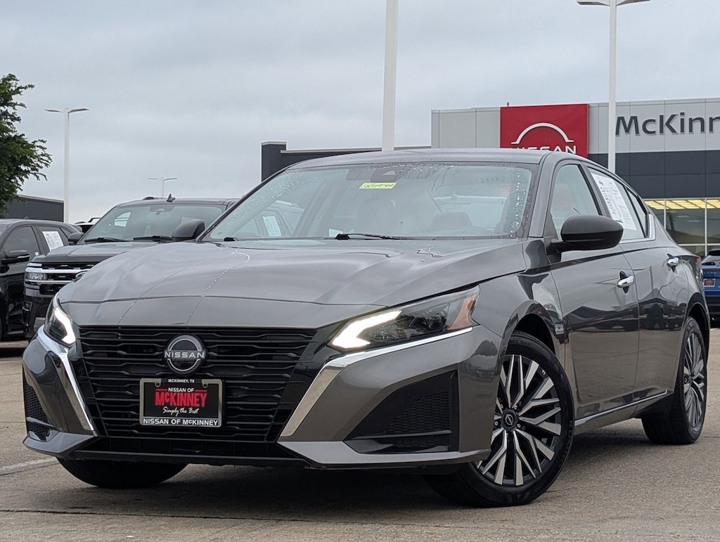 Used 2025 Nissan Altima 2.5 SV Sedan
