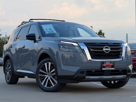 2025 Nissan Pathfinder Platinum SUV