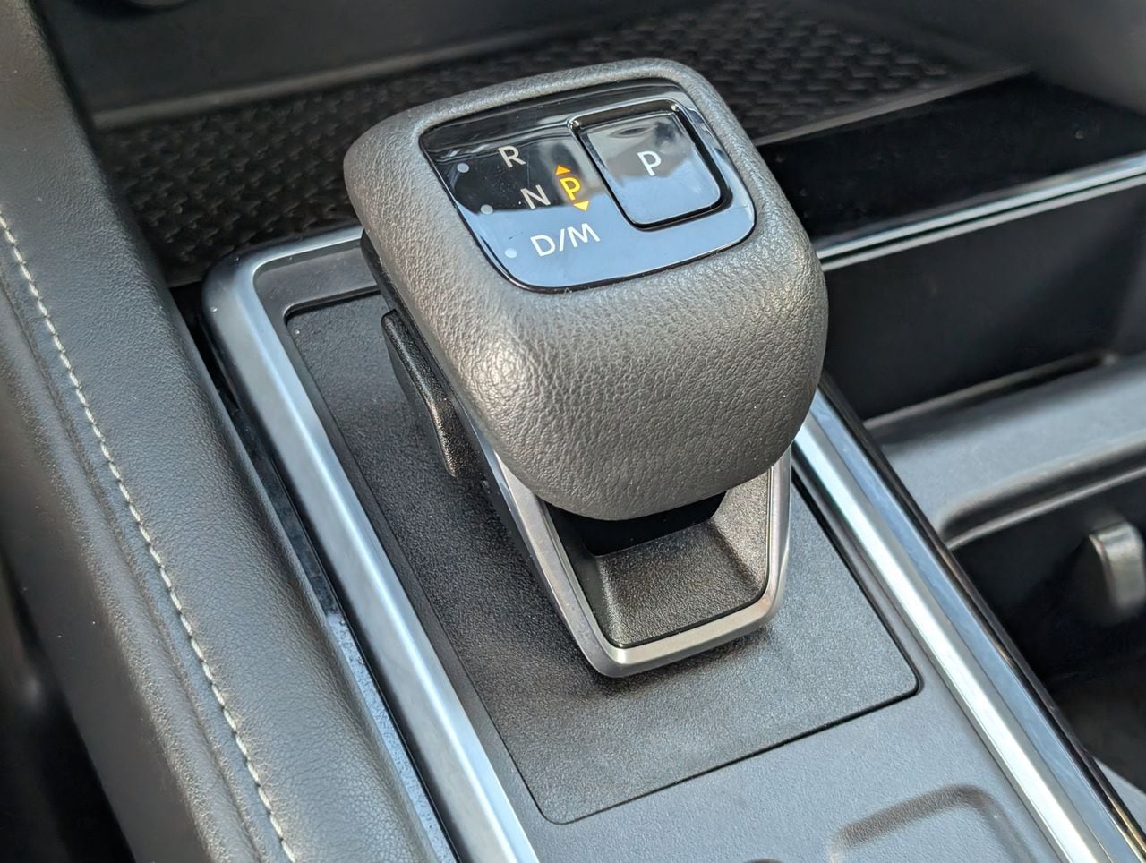 2025 Nissan Pathfinder SV - Photo 21