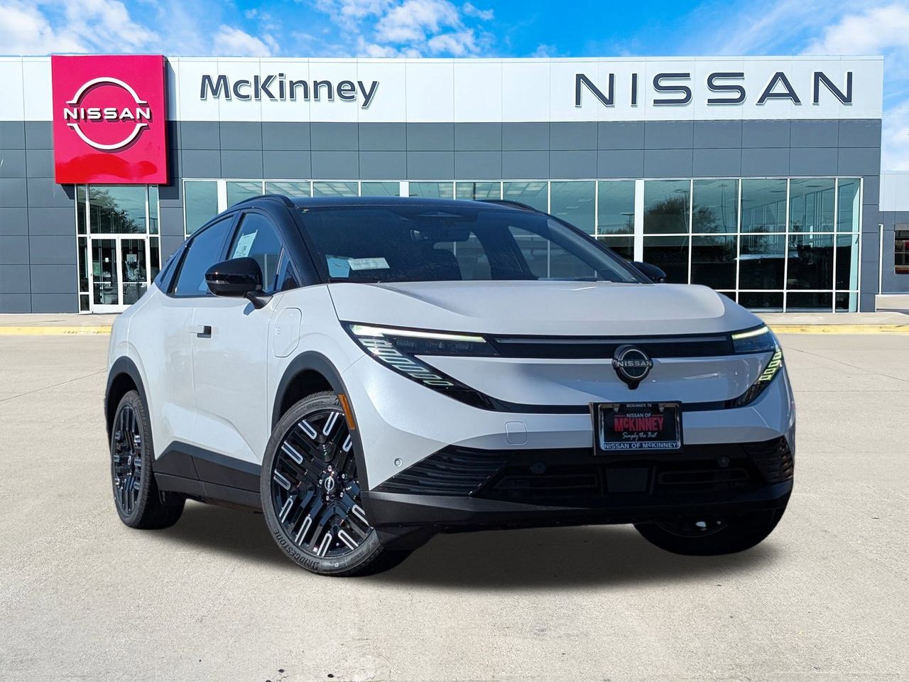 2026 Nissan Leaf Platinum+'s photo