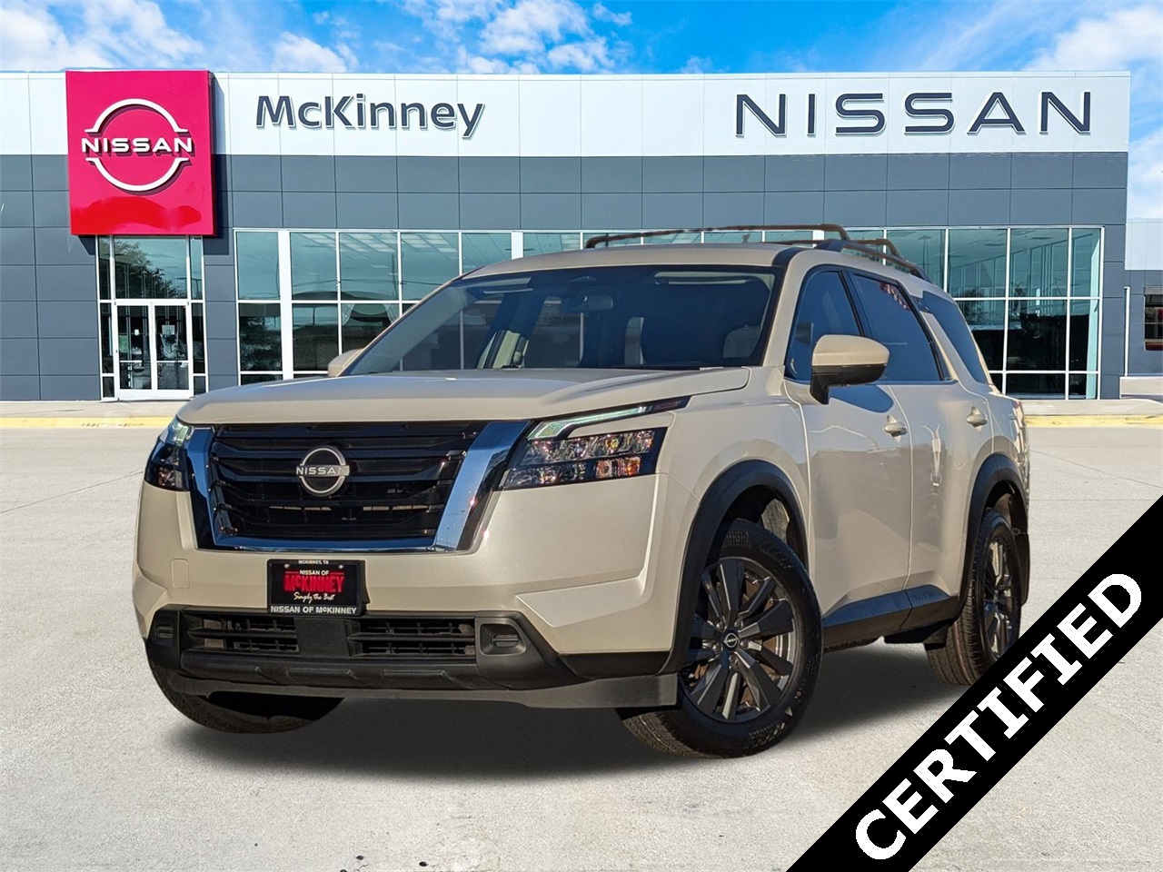 2023 Nissan Pathfinder SV's photo