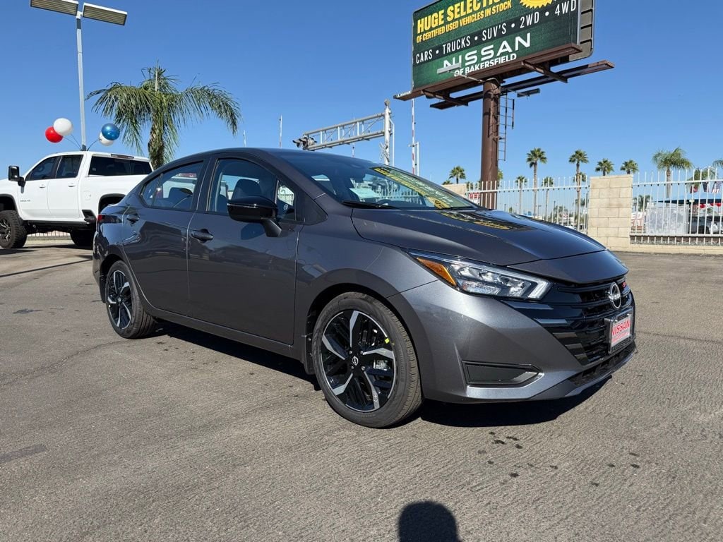 2025 Nissan Versa Sedan SR's photo