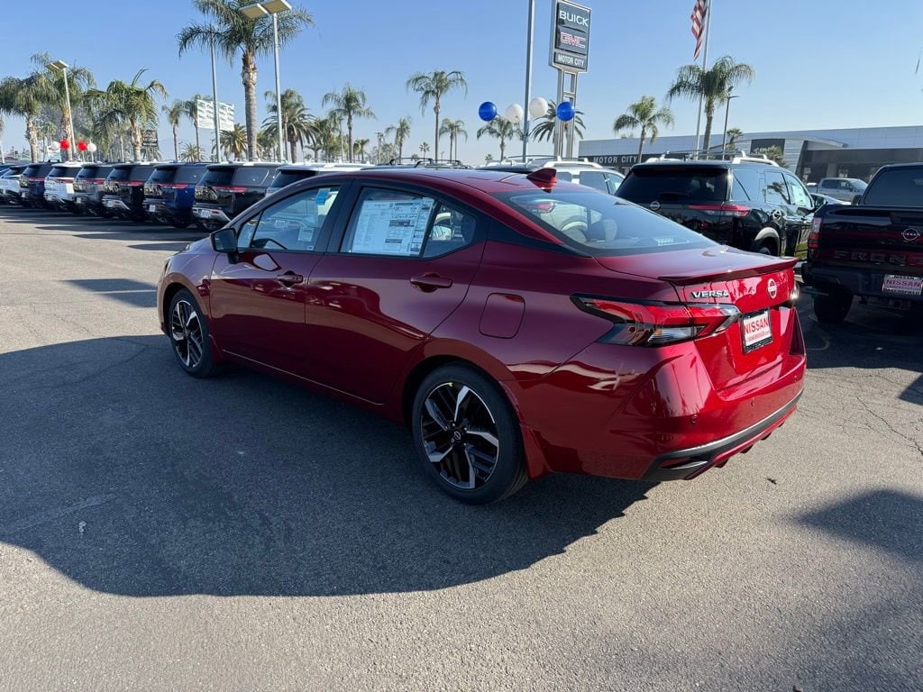 New 2025 Nissan Versa SR SR CVT