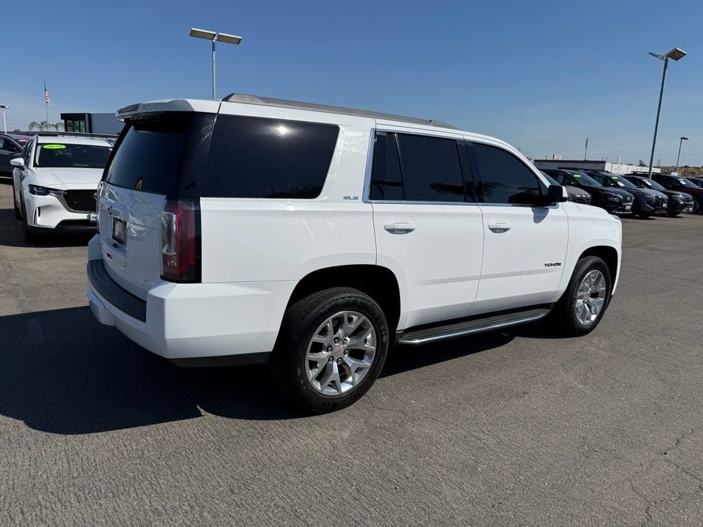 2017 GMC Yukon SLE photo 5