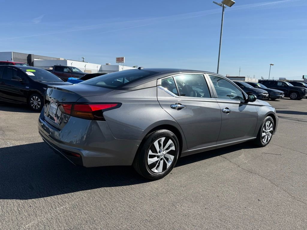 2025 Nissan Altima S photo 5