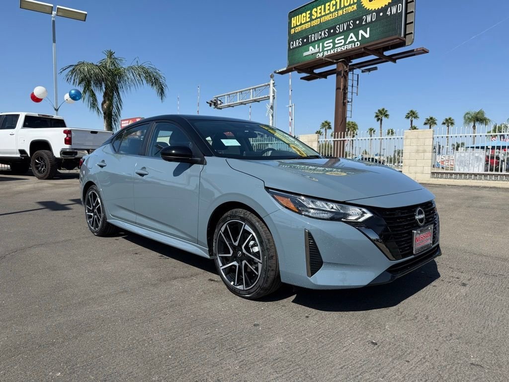 2025 Nissan Sentra SR's photo