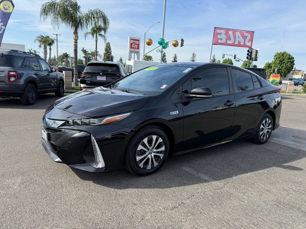 2022 Toyota Prius Prime XLE photo 2