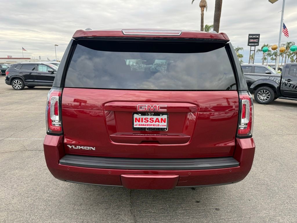 2017 GMC Yukon SLT photo 4