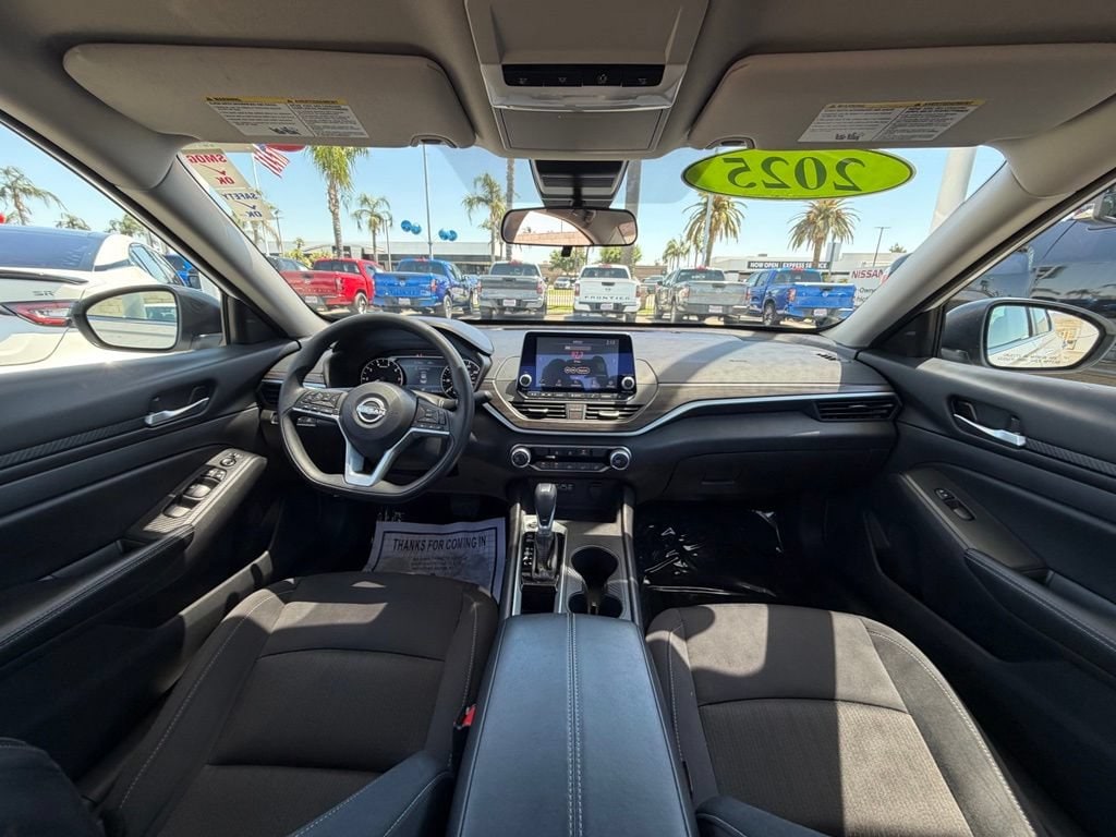 2025 Nissan Altima SV - Photo 14