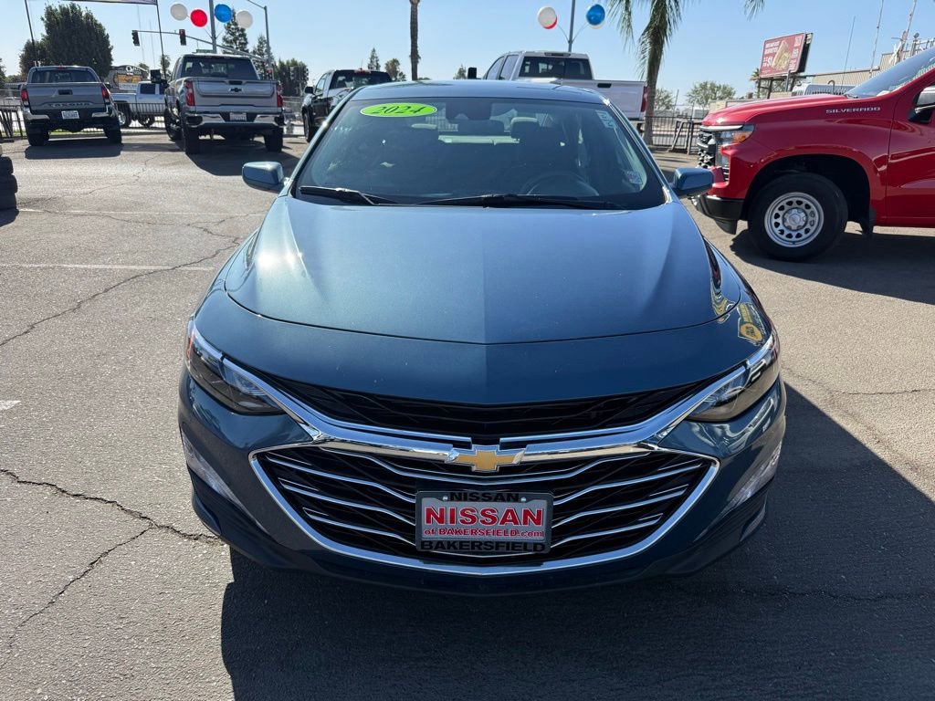 2024 Chevrolet Malibu 1LT photo 2