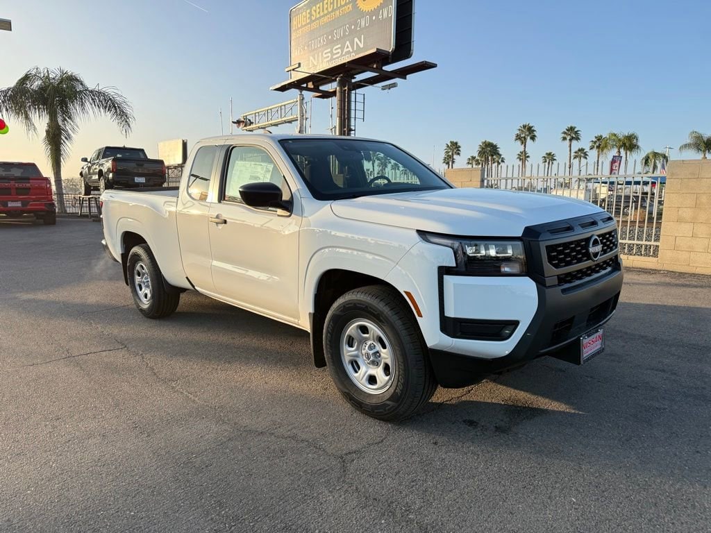 2026 Nissan Frontier S's photo
