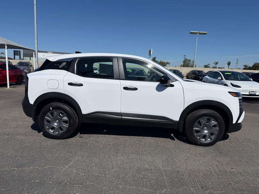 2026 Nissan Kicks S photo 6