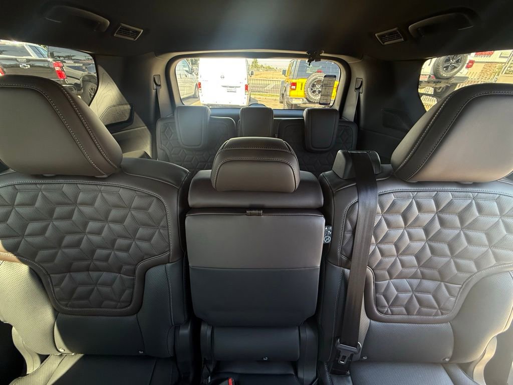 2025 Nissan Armada Platinum Reserve - Photo 10