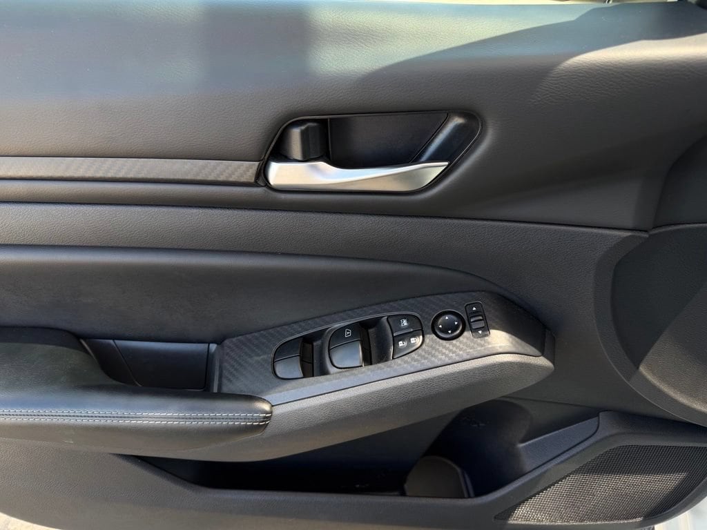 2025 Nissan Altima SV - Photo 19