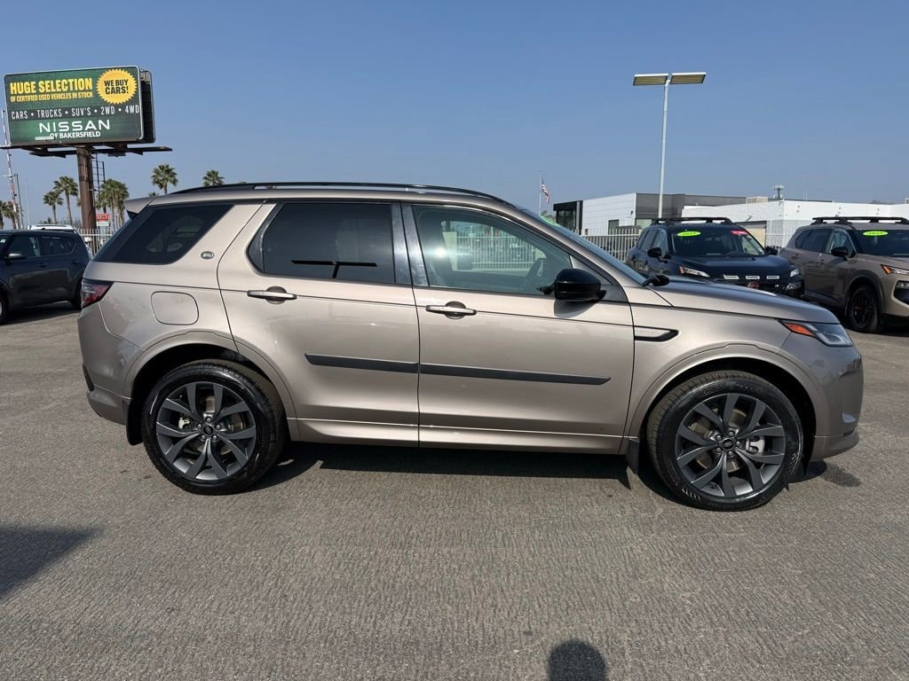 2022 Land Rover Discovery Sport SE R-Dynamic photo 6