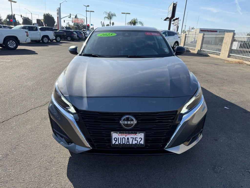 2025 Nissan Altima S photo 2