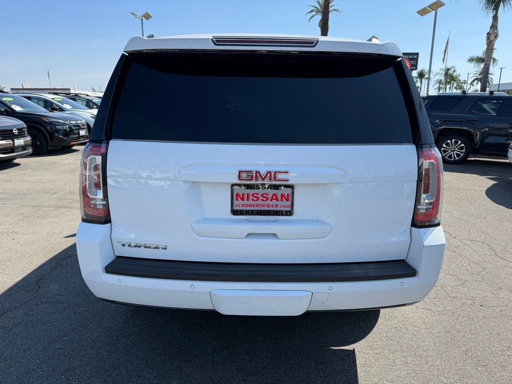 2017 GMC Yukon SLE photo 4