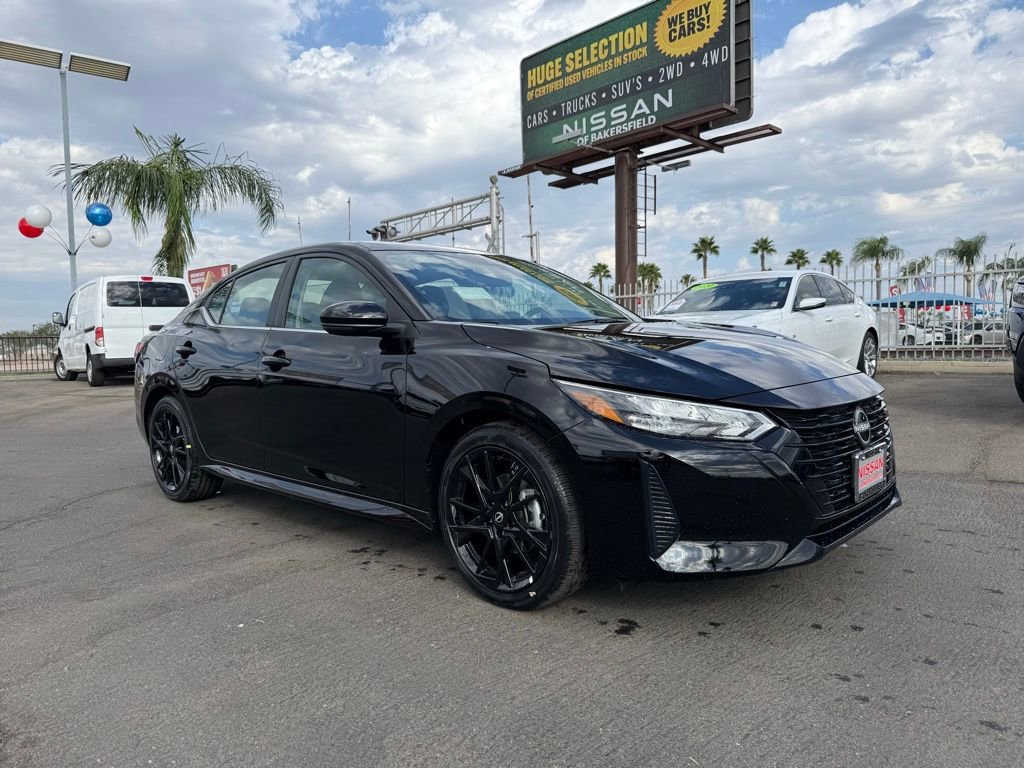 2025 Nissan Sentra SR's photo