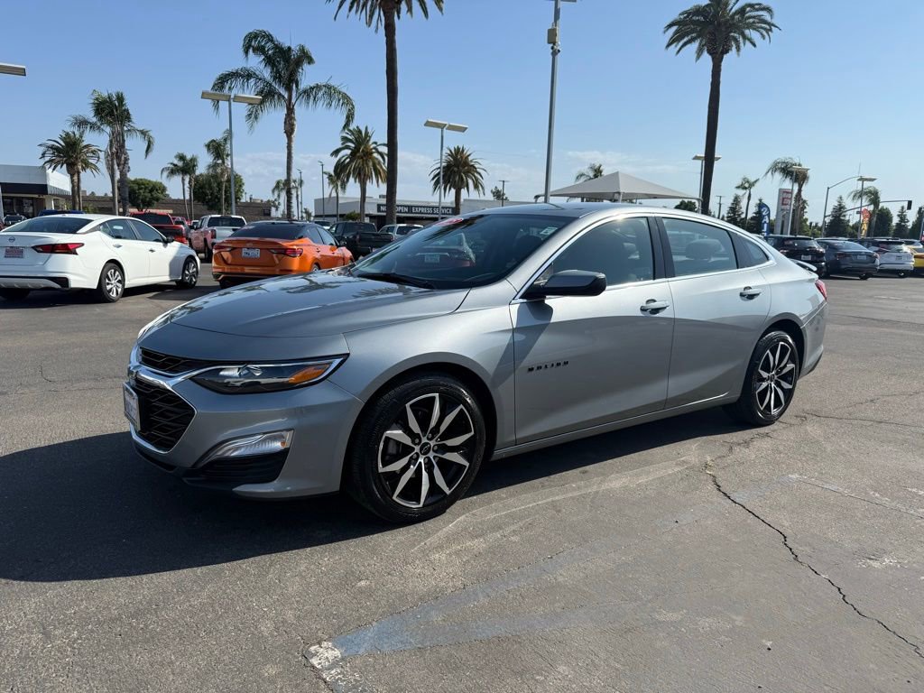 2025 Chevrolet Malibu RS photo 3