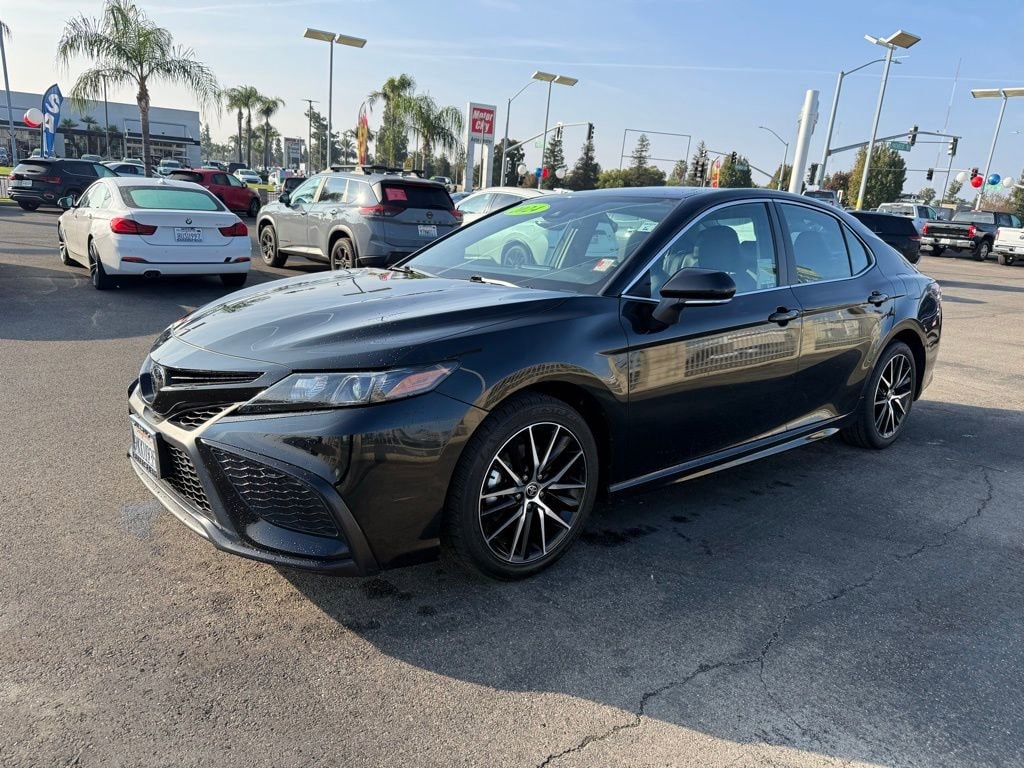 Used 2024 Toyota Camry SE SE Auto