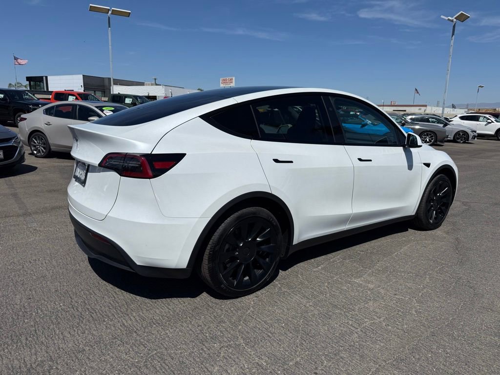 2024 Tesla Model Y Long Range photo 5
