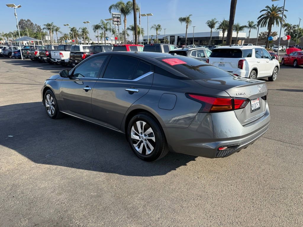 2025 Nissan Altima S photo 4