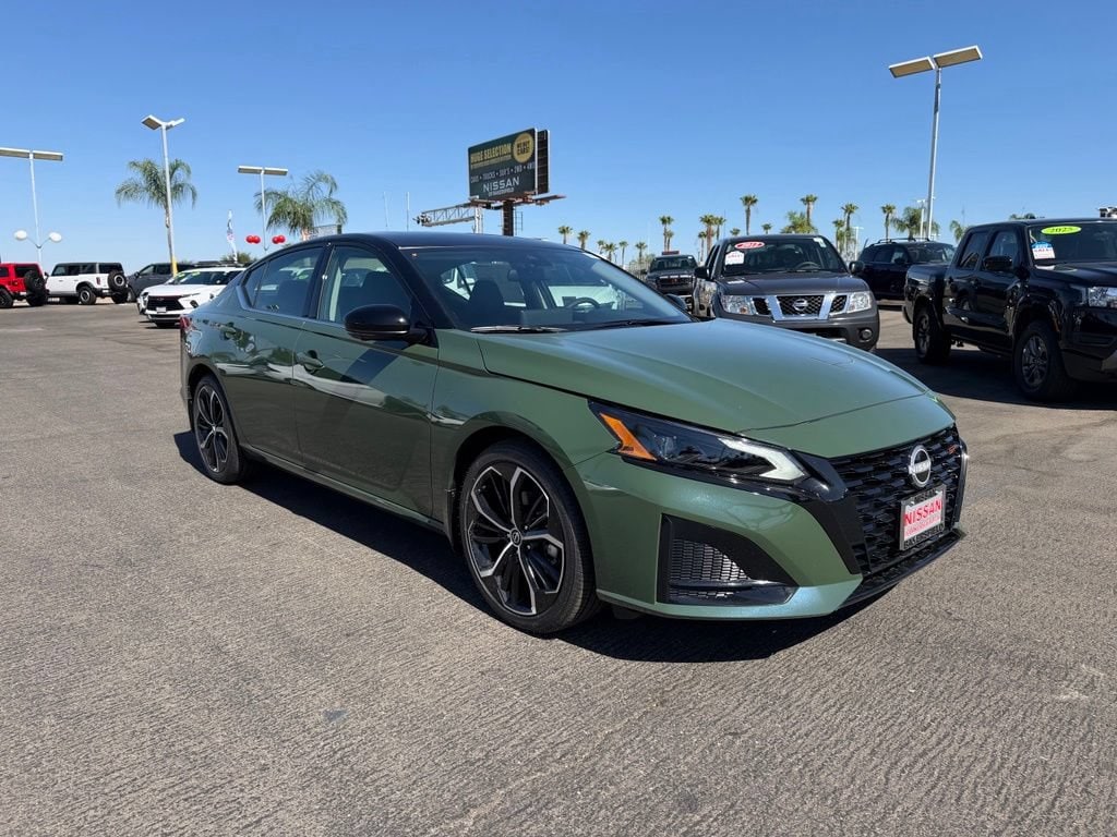 2026 Nissan Altima SR FWD 