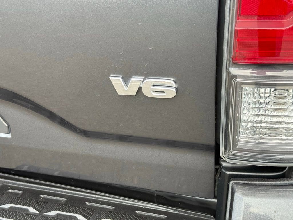 2022 Toyota Tacoma 2WD TRD Off Road photo 3