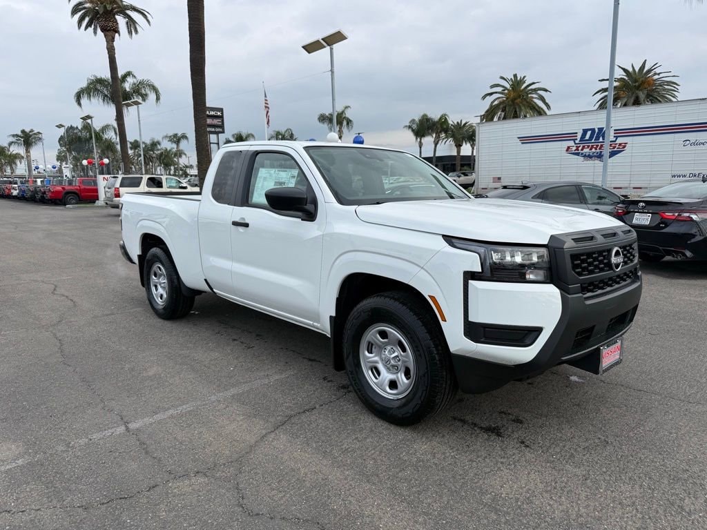 2026 Nissan Frontier S's photo