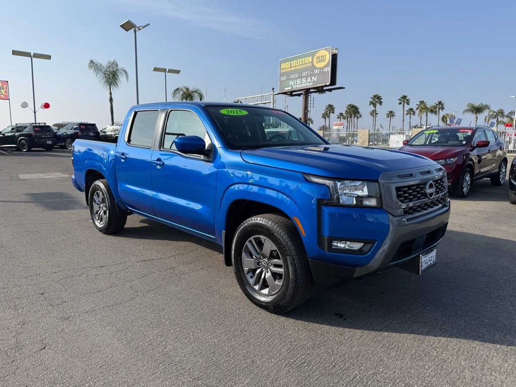 2025 Nissan Frontier Crew Cab 4x4 SV 