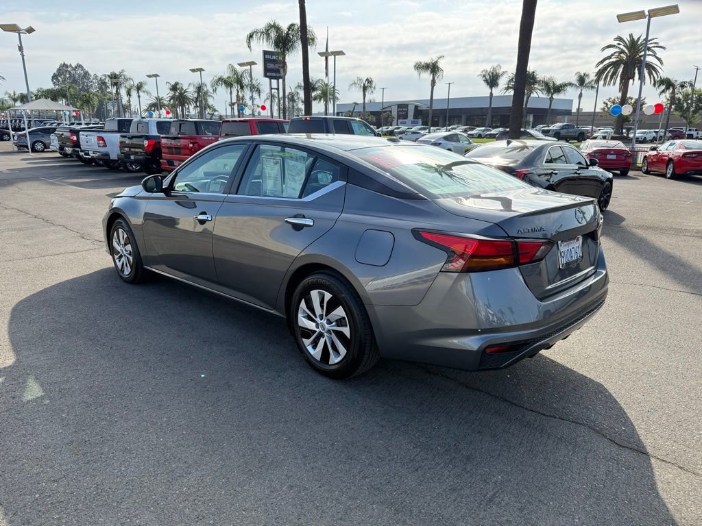 2025 Nissan Altima S photo 4