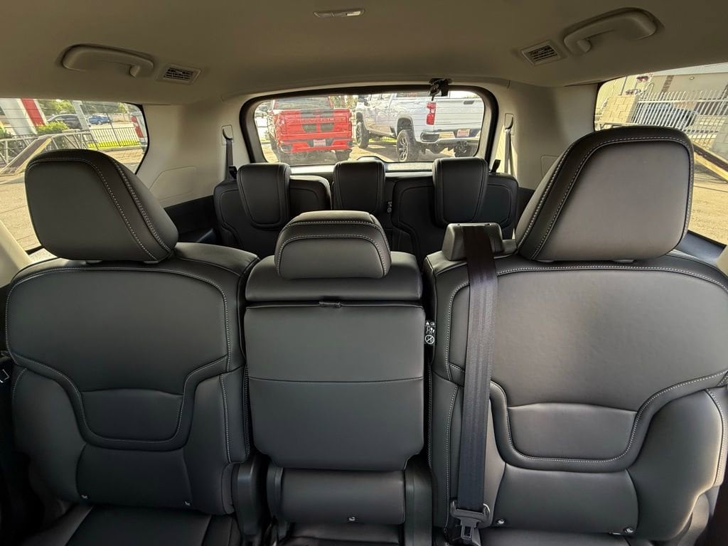 2026 Nissan Armada SV - Photo 9