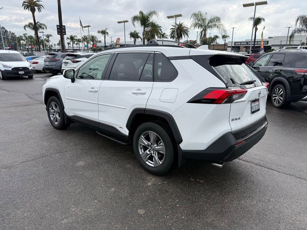 2025 Toyota RAV4 Hybrid LE photo 3