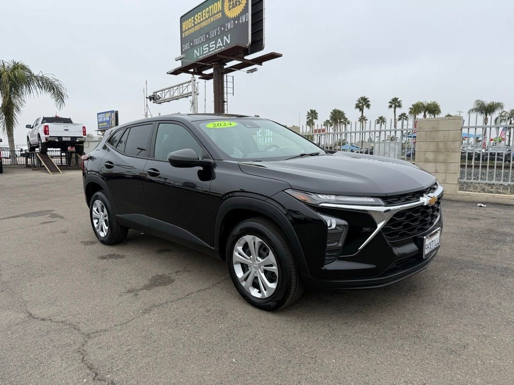 Used 2024 Chevrolet Trax LS FWD LS