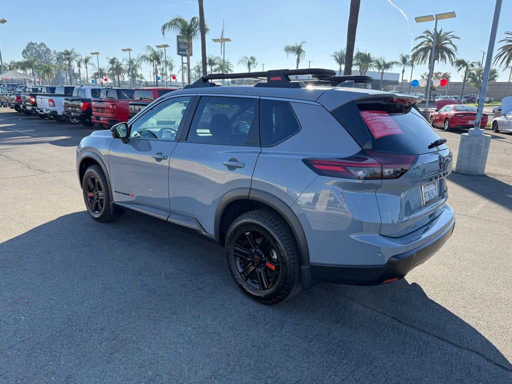 2025 Nissan Rogue SV photo 2