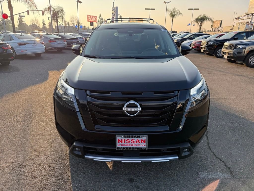 New 2025 Nissan Pathfinder SL SL 2WD