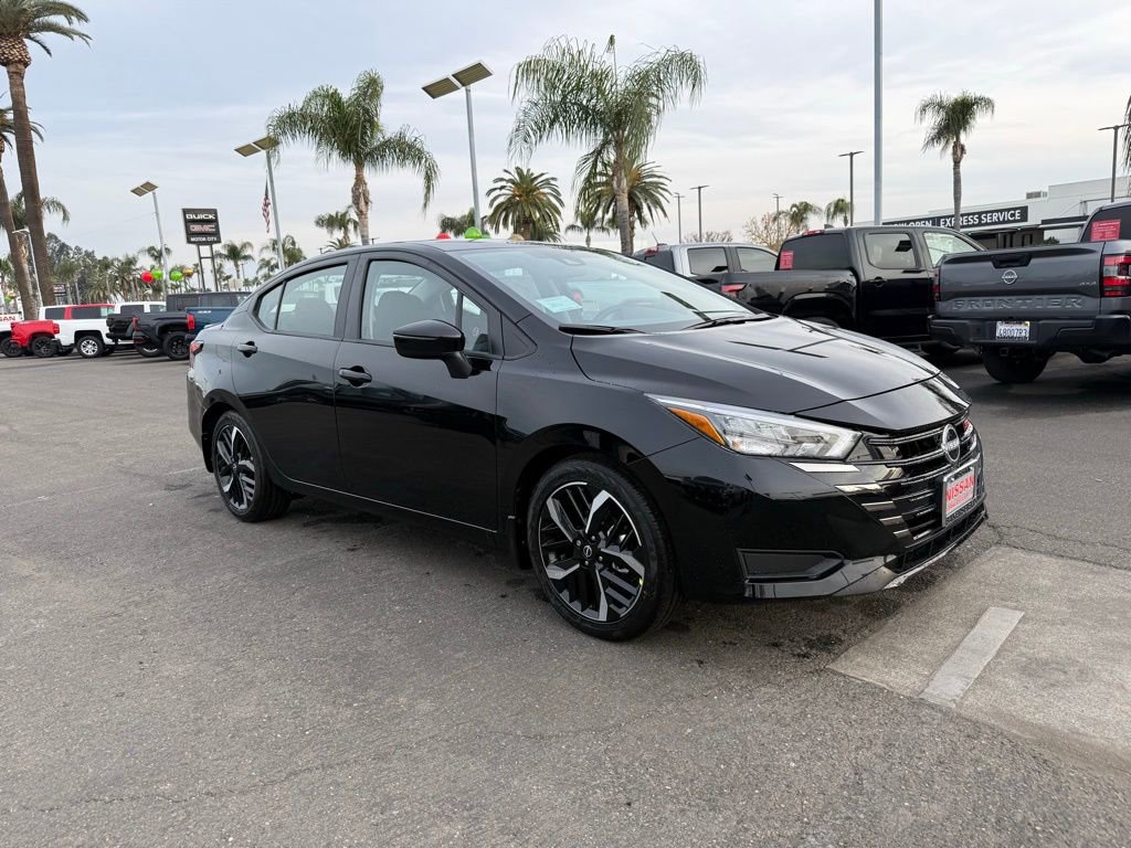 2025 Nissan Versa Sedan SR's photo
