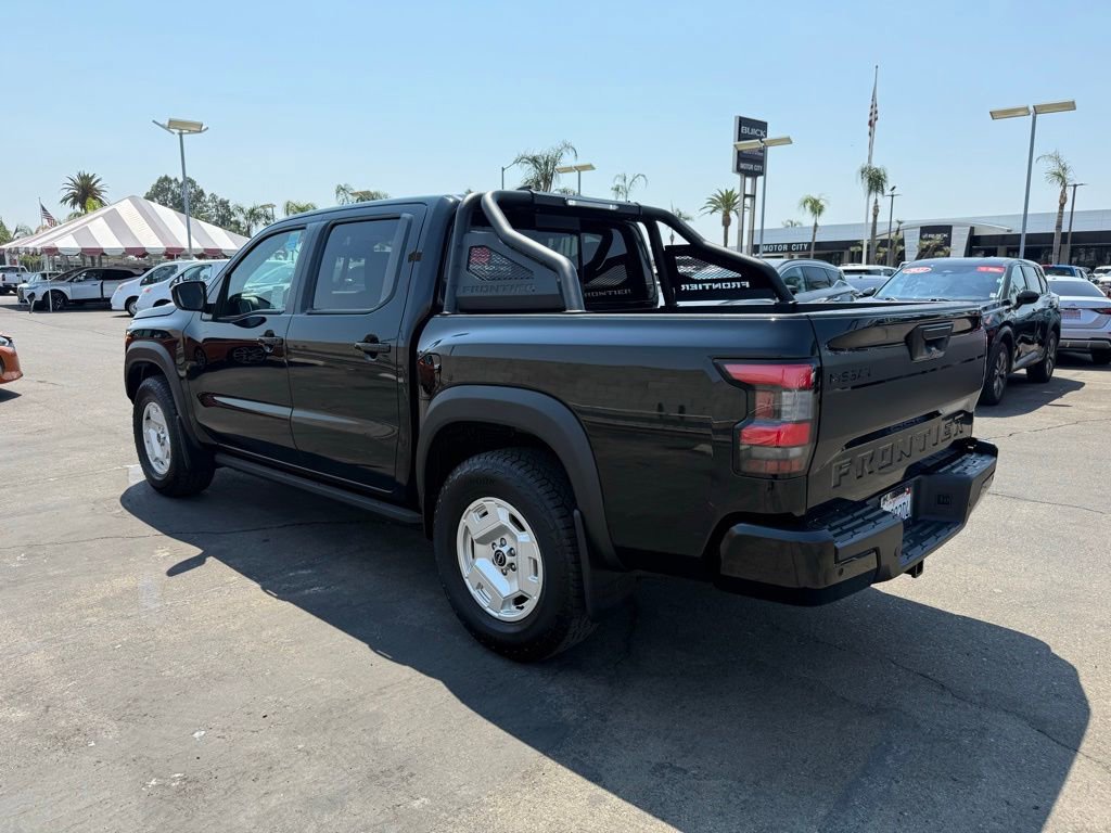 2024 Nissan Frontier SV photo 4