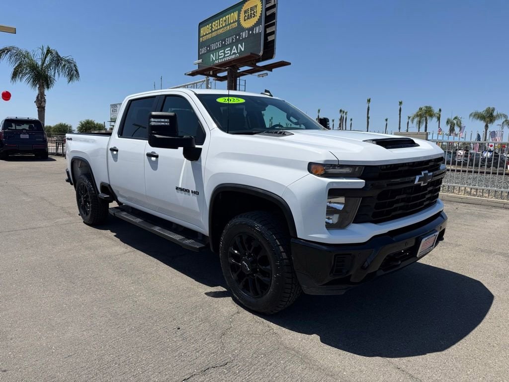 2025 Chevrolet Silverado HD Custom 4WD Crew Cab Standard Box's photo
