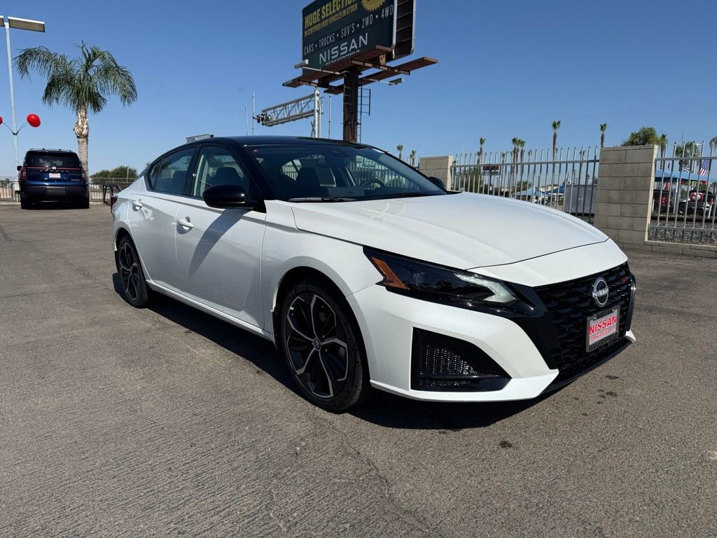 2026 Nissan Altima SR FWD 