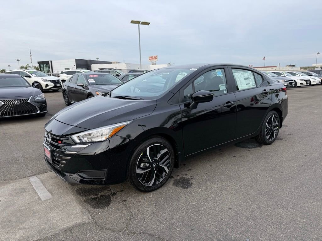 New 2025 Nissan Versa SR SR CVT