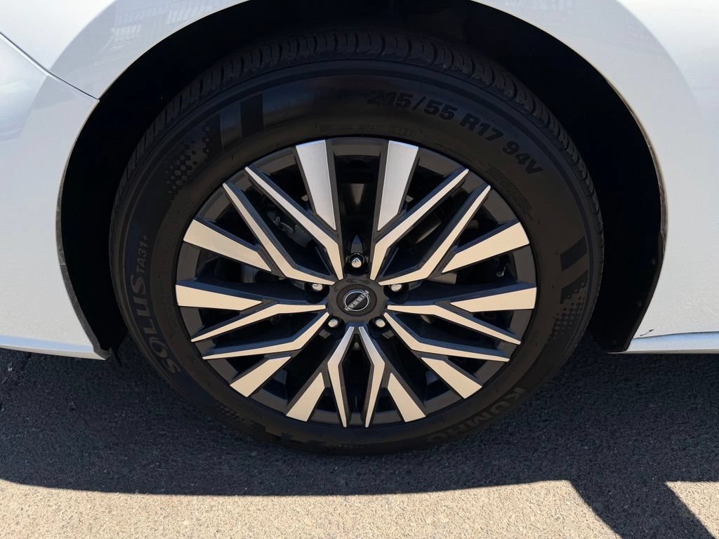 2025 Nissan Altima SV - Photo 8
